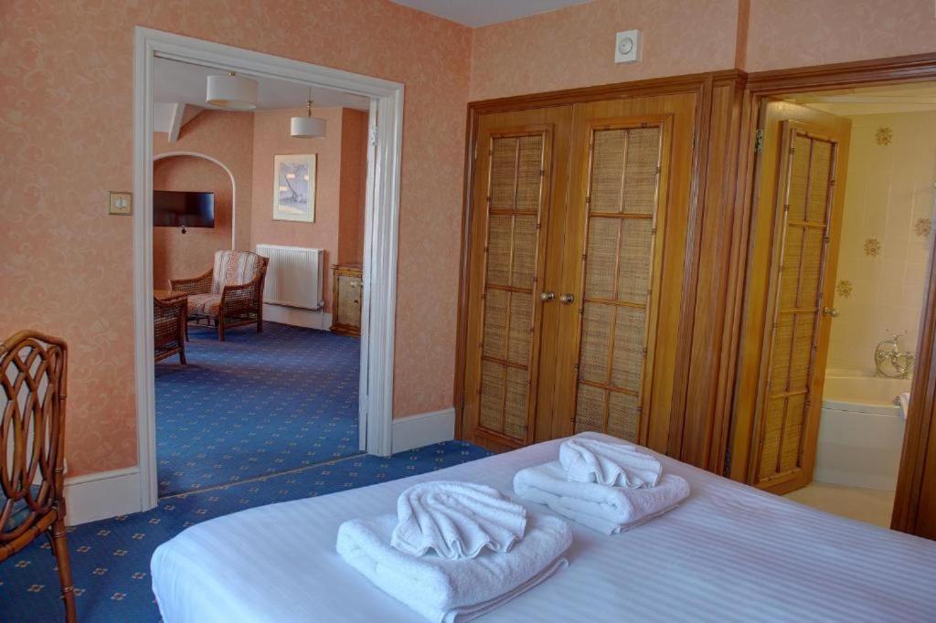 The Orwell Hotel Филикстоу Экстерьер фото