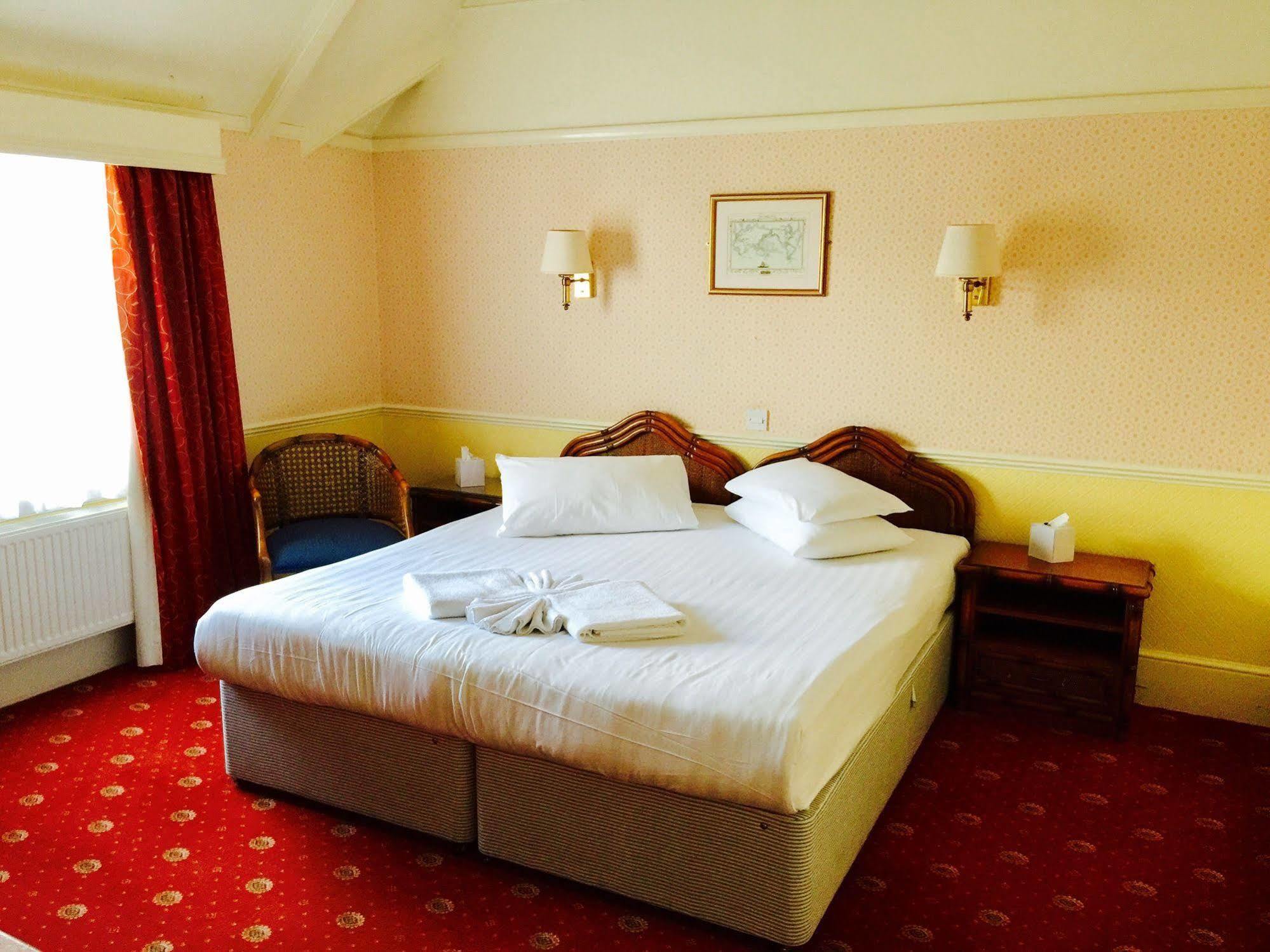 The Orwell Hotel Филикстоу Экстерьер фото